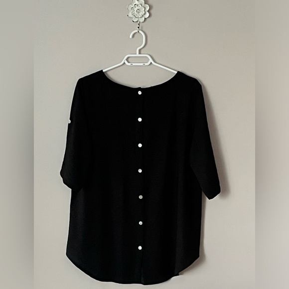 Women’s Short Sleeve Blouse With Back Button Details NWOT - Picture 3 of 10